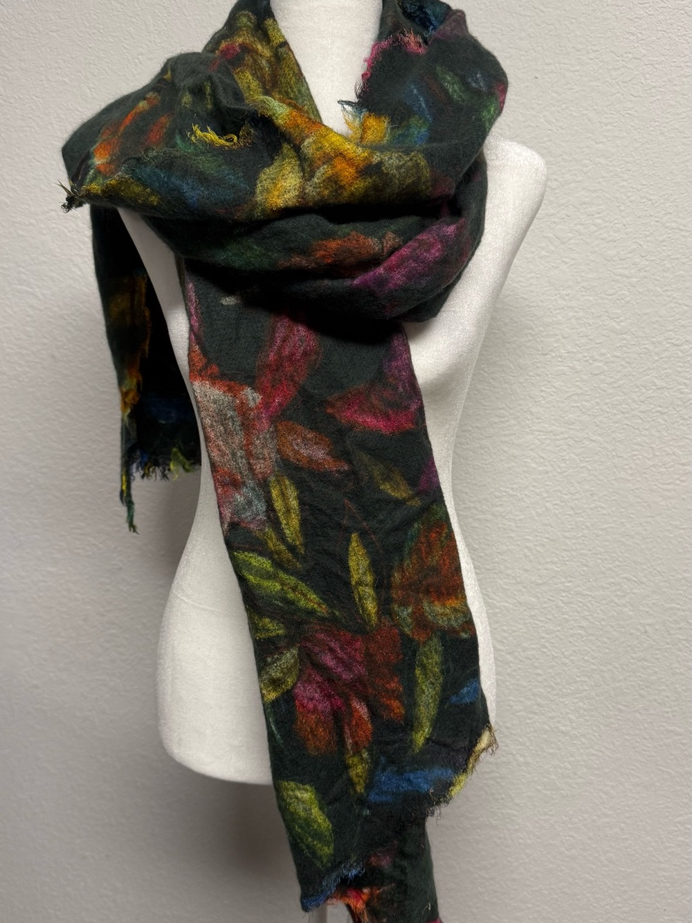 CASHÀ Italy 10% Cashmere 90% Modal Floral Scarf Shawl Wrap 72x24 Multicolor Soft